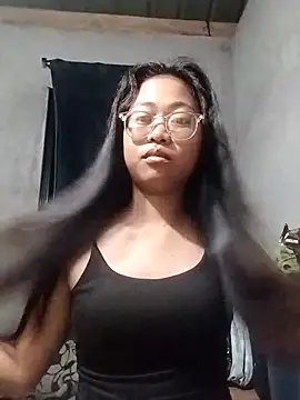Snapshot of angelpinay44 chatting on 04/06/26, 03:13 angelpinay44 online show from 04/06/26, 03:13