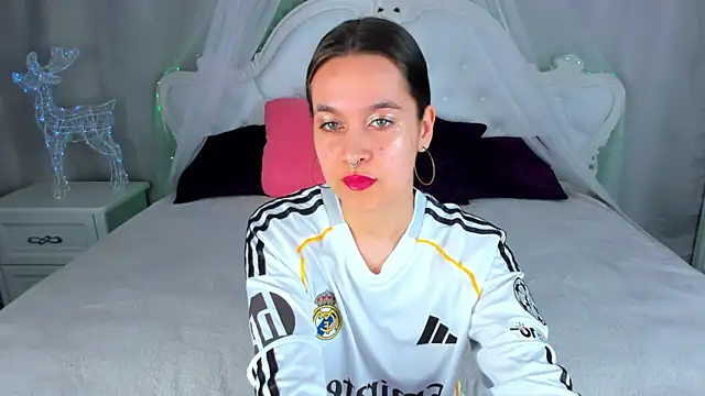 Snapshot of AishaTempt chatting on 04/25/26, 08:50 AishaTempt online show from 04/25/26, 08:50
