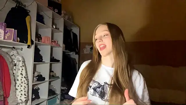 Snapshot of Anika_Socutehe chatting on 02/28/26, 06:09 Anika Socutehe online show from 02/28/26, 06:09