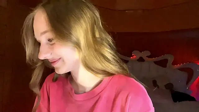 Anika Socutehe online show from 04/17/26, 08:12