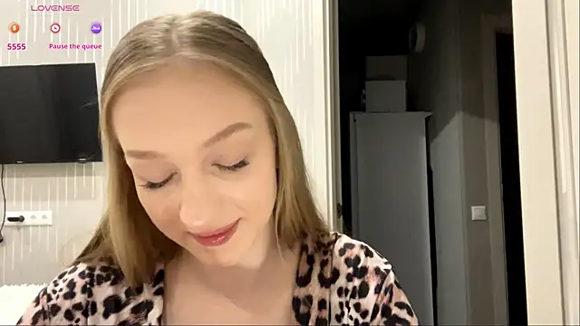 Anika Socutehe online show from 05/24/26, 09:20