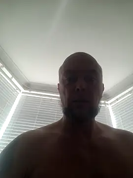 Snapshot of HornyDaddyMuscle chatting on 04/10/26, 08:41 HornyDaddyMuscle online show from 04/10/26, 08:41
