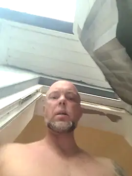 Snapshot of HornyDaddyMuscle chatting on 05/22/26, 07:41 HornyDaddyMuscle online show from 05/22/26, 07:41
