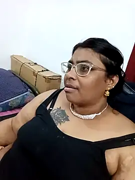 Snapshot of deepika-mallus chatting on 03/02/26, 06:04 deepika-mallus online show from 03/02/26, 06:04