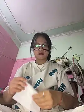 Leeeeiu online show from 03/31/26, 03:23