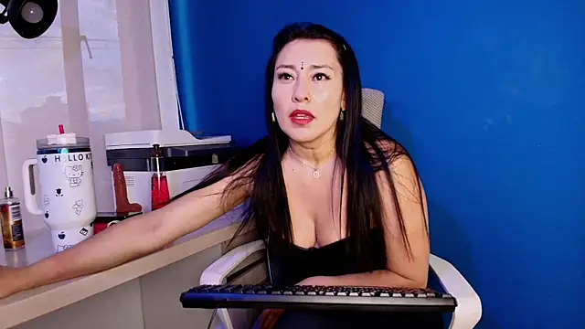 Terra  Rouse  online show from 04/30/26, 11:27