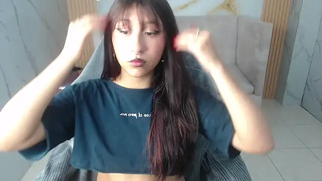 Snapshot of moraa_s chatting on 03/04/26, 03:23 moraa s online show from 03/04/26, 03:23