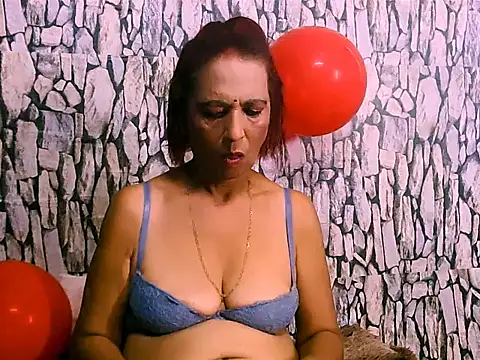 Hot queen58 online show from 03/08/26, 10:52