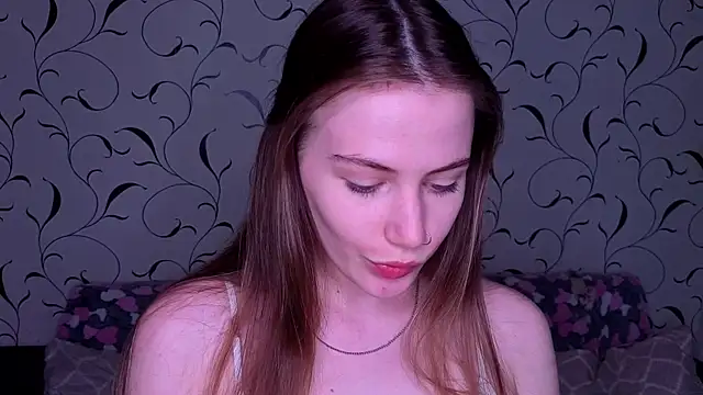 Snapshot of Luxwyverna chatting on 05/18/26, 02:01 Luxwyverna online show from 05/18/26, 02:01
