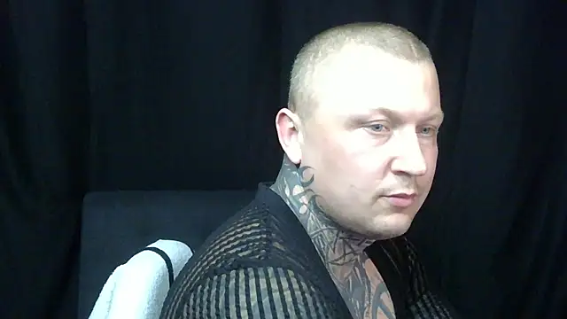 Snapshot of devilWithTats chatting on 04/23/26, 12:29 devilWithTats online show from 04/23/26, 12:29