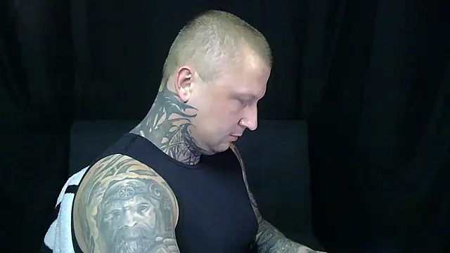 Snapshot of devilWithTats chatting on 05/15/26, 12:23 devilWithTats online show from 05/15/26, 12:23