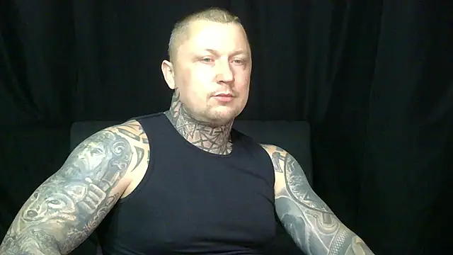Snapshot of devilWithTats chatting on 05/17/26, 08:45 devilWithTats online show from 05/17/26, 08:45