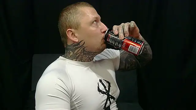 Snapshot of devilWithTats chatting on 05/23/26, 07:56 devilWithTats online show from 05/23/26, 07:56