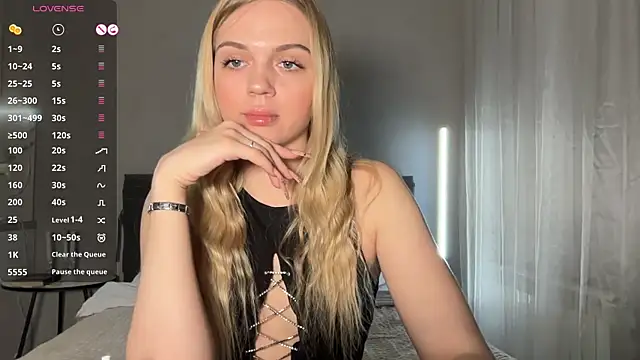 Snapshot of AlexaDeviliciouss chatting on 04/27/26, 03:10 AlexaDeviliciouss online show from 04/27/26, 03:10