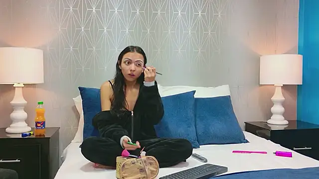 CherryAndDax online show from 05/19/26, 01:17