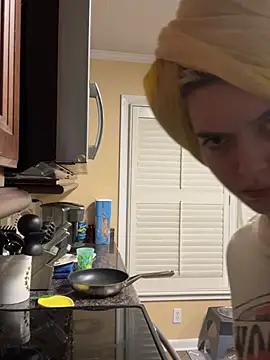 Snapshot of Rainsworld420 chatting on 03/04/26, 01:22 Rainsworld420 online show from 03/04/26, 01:22