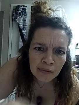 Snapshot of VelvetRae chatting on 03/01/26, 10:06 VelvetRae online show from 03/01/26, 10:06