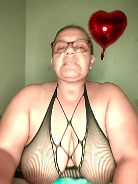 Roxy 77 online show from 03/24/26, 08:52