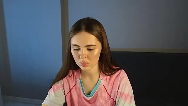 Snapshot of SheilaHigh chatting on 03/03/26, 03:40 SheilaHigh online show from 03/03/26, 03:40