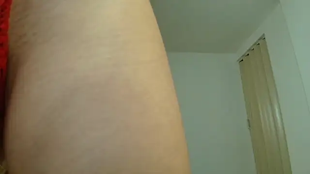 Snapshot of AmbarLee_ chatting on 05/04/26, 12:12 AmbarLee online show from 05/04/26, 12:12