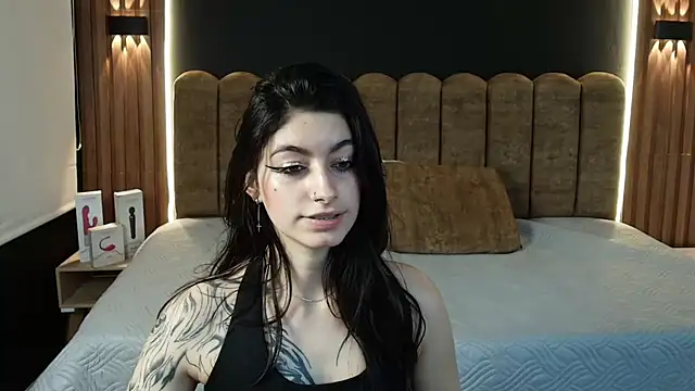 Snapshot of AmbarLee_ chatting on 06/14/26, 12:07 AmbarLee online show from 06/14/26, 12:07