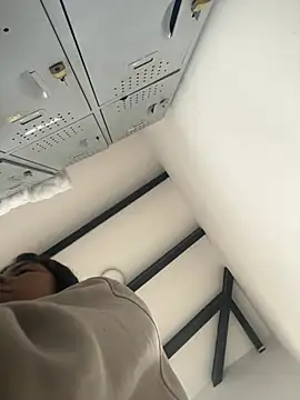 VioletaHills  online show from 04/13/26, 12:21