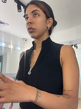 VioletaHills  online show from 05/06/26, 12:32