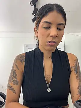 Snapshot of VioletaHills_ chatting on 06/23/26, 12:14 VioletaHills online show from 06/23/26, 12:14