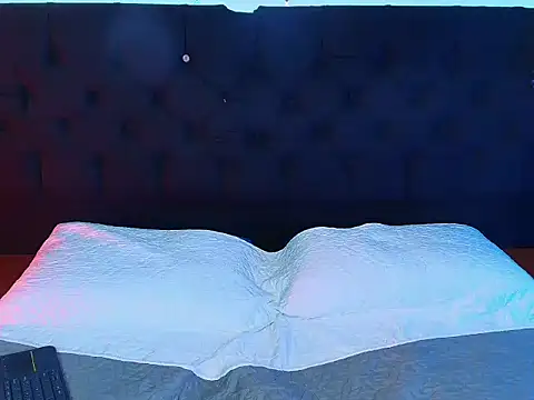 hollannd  online show from 03/21/26, 03:15