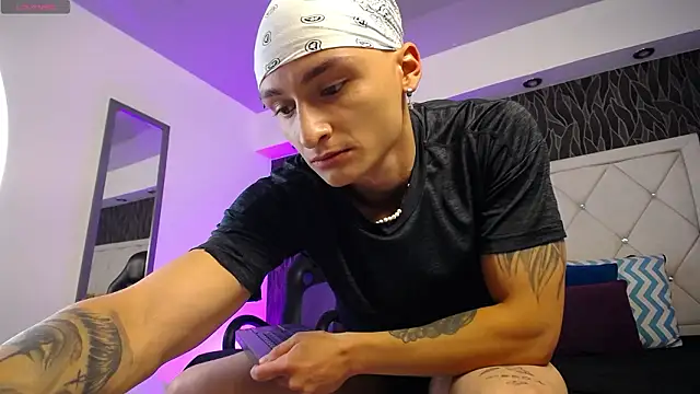 Snapshot of DIEGO_JONES chatting on 03/04/26, 03:07 DIEGO JONES online show from 03/04/26, 03:07