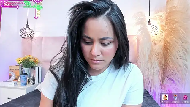 Snapshot of alejandra__garcia chatting on 06/21/26, 12:13 alejandra garcia online show from 06/21/26, 12:13
