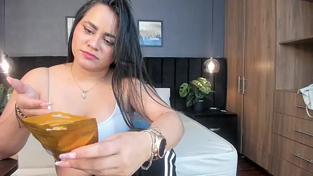 Snapshot of alejandra__garcia chatting on 07/10/26, 03:22 alejandra garcia online show from 07/10/26, 03:22