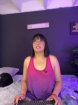 Snapshot of Valeriaa_cruz chatting on 04/20/26, 11:46 Valeriaa cruz online show from 04/20/26, 11:46