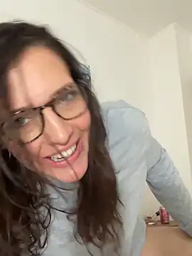 hollyharmd online show from 03/06/26, 04:31