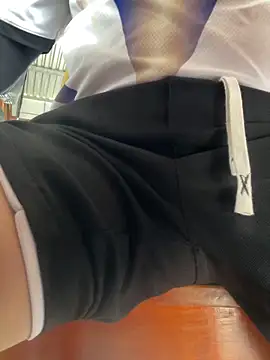 hoang15075 online show from 03/18/26, 01:09