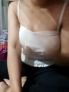 Snapshot of Ngoc_gina chatting on 03/04/26, 08:31 Ngoc gina online show from 03/04/26, 08:31