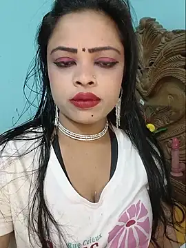 Snapshot of Beauty-3 chatting on 05/27/26, 04:15 Beauty-3 online show from 05/27/26, 04:15