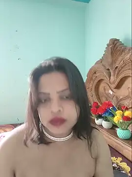 Snapshot of Beauty-3 chatting on 05/28/26, 04:21 Beauty-3 online show from 05/28/26, 04:21