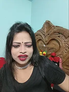 Snapshot of Beauty-3 chatting on 06/02/26, 06:21 Beauty-3 online show from 06/02/26, 06:21