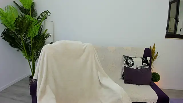 Karinna Shine online show from 03/03/26, 04:24