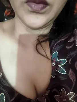 Snapshot of MUSKAN_786786- chatting on 03/04/26, 04:13 MUSKAN 786786- online show from 03/04/26, 04:13