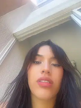 Mia-villalobos online show from 05/13/26, 01:52