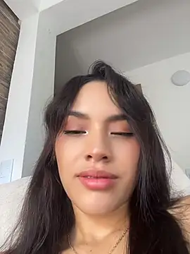 Mia-villalobos online show from 05/21/26, 01:29