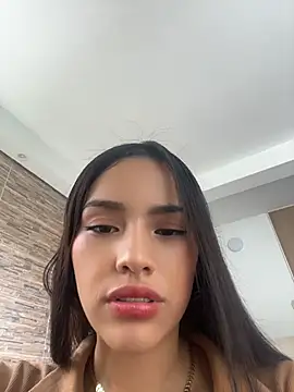 Mia-villalobos online show from 05/28/26, 02:03
