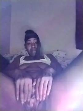 Snapshot of TasteMe85 chatting on 03/04/26, 01:33 TasteMe85 online show from 03/04/26, 01:33