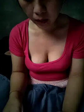 Snapshot of Play-girrl99 chatting on 03/02/26, 12:24 Play-girrl99 online show from 03/02/26, 12:24