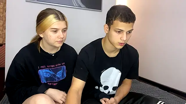 Snapshot of mirel_couple chatting on 03/01/26, 10:12 mirel couple online show from 03/01/26, 10:12