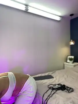 Jadee 01 online show from 04/04/26, 11:13