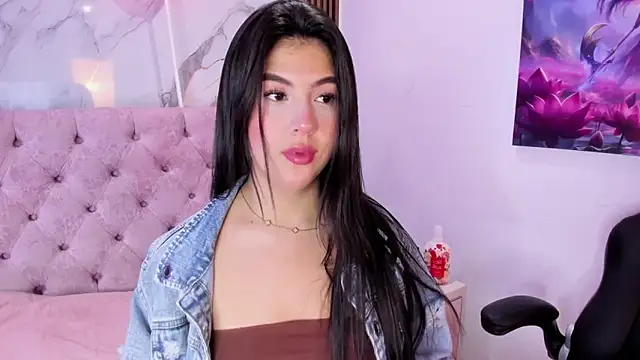 Snapshot of AbrilQuintana_ chatting on 04/30/26, 11:27 AbrilQuintana online show from 04/30/26, 11:27