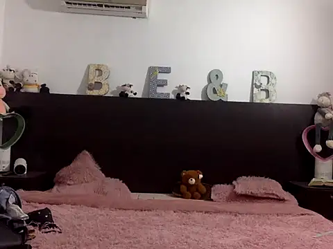 Snapshot of mommy-Milf chatting on 03/02/26, 01:18 mommy-Milf online show from 03/02/26, 01:18